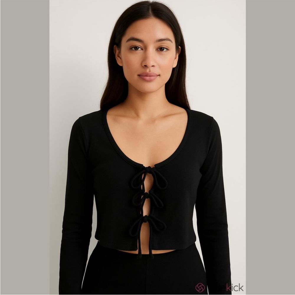 Aerie black long sleeve with front tie